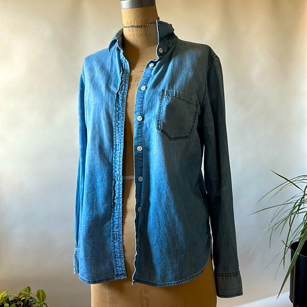 J Crew Women's Chambray Long Sleeve Button Down Shirt, Sz 6